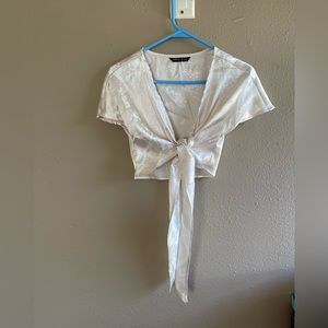 Shein Top sheet crop top ties in the front soft satin with floral design size XS